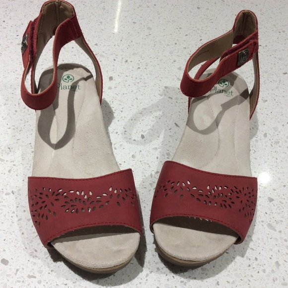 Planet Earth sandals - Picture 4 of 4